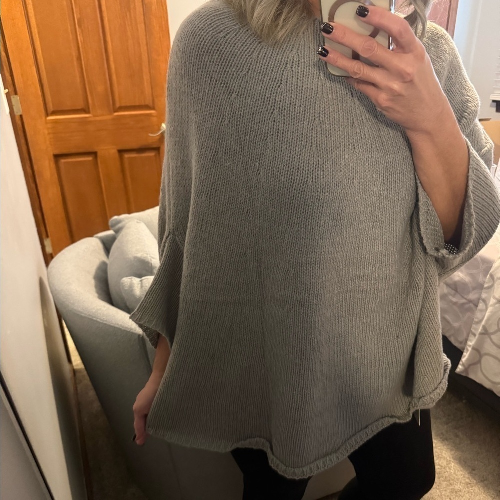 Cozy Gray Women's Oversized Cape Sweater - Picture 5 of 5